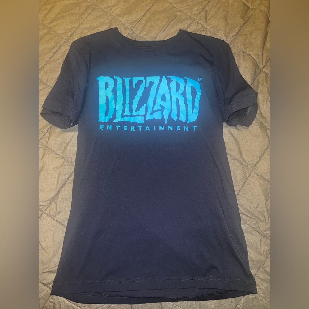 Activision Blizzard Entertainment / World of Warcraft Studio Shirt❄️